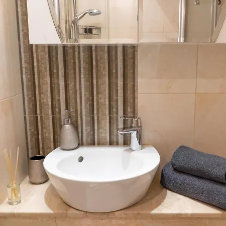 Todor Vlaykov Apartment, 10 Min Walk To Varna Center