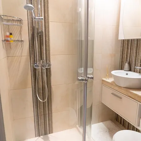 Todor Vlaykov Apartment, 10 Min Walk To Varna Center * Varna
