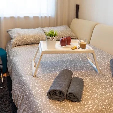 Todor Vlaykov Apartment, 10 Min Walk To Varna Center Apartment